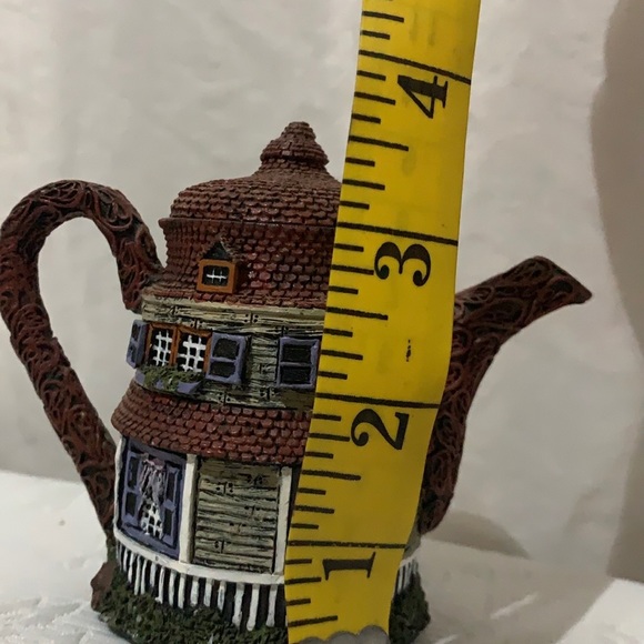 Handpainted Vintage Hometown Teapot - Picture 7 of 7